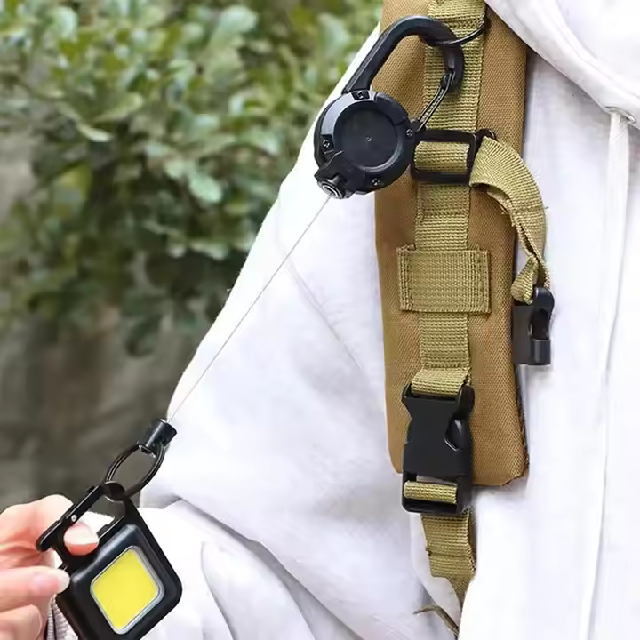 Karabiner mit aufrollbarem Seil - Schwarz